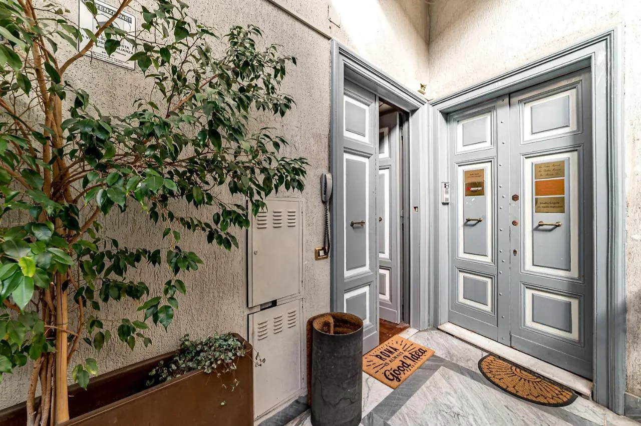 Downtown Luxury B&B - Termini Train Station Rome Italy